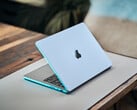 Os MacBook Pros receberão a tecnologia de tela OLED em tandem do iPad Pro já em 2026, permitindo designs mais finos. (Fonte: Notebookcheck)