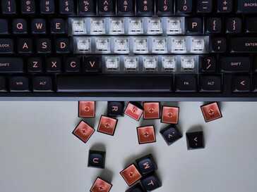 Epomaker Galaxy 100 keycaps e switches