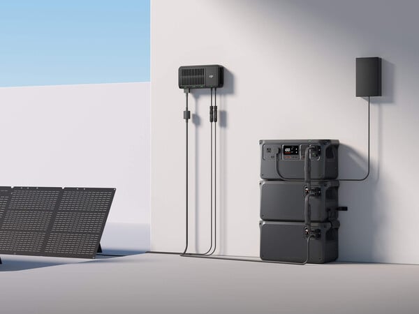 O DJI Power 1.8kW Solar/Car Super Fast Charger também pode ser usado em casa com painéis solares. (Fonte da imagem: DJI)