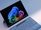 Em breve, a Microsoft poderá atualizar oficialmente o Surface Pro 11 com o mais poderoso chipset Snapdragon X Elite da Qualcomm para consumidores. (Fonte da imagem: Microsoft)