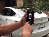 A Tesla lança o Smart Summon na Europa e no Oriente Médio (Fonte da imagem: Hector Perez no YouTube)