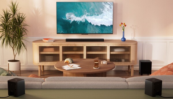 O Fire TV Soundbar Plus pode ser adquirido separadamente ou com um subwoofer externo e alto-falantes surround. (Fonte da imagem: Amazon)