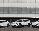 Polestar EVs em frente à sede da empresa em Gotemburgo, Suécia. (Fonte da imagem: Polestar)