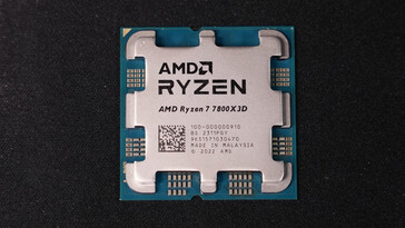 Real Ryzen 7 7800X3D IHS (Fonte da imagem: Der8auer)