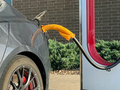 Resfriando a manopla do Supercharger com uma toalha molhada (Fonte da imagem: Out of Spec/X)