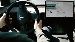 Agora há um novo vídeo tutorial do Autopilot (imagem: Tesla/YT)