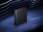 O BE7200 Pro custa cerca de US$ 176 na China. Foto: uma imagem promocional mostrando a frente e a lateral do roteador.