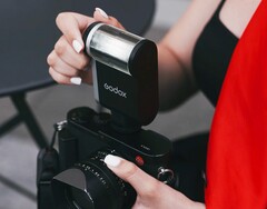 O Godox iA32 também é compatível com câmeras Leica. (Fonte da imagem: Godox)