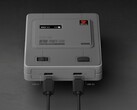 O AYANEO Retro Power Bank vem em um acabamento inspirado no SNES. (Fonte da imagem: AYANEO)