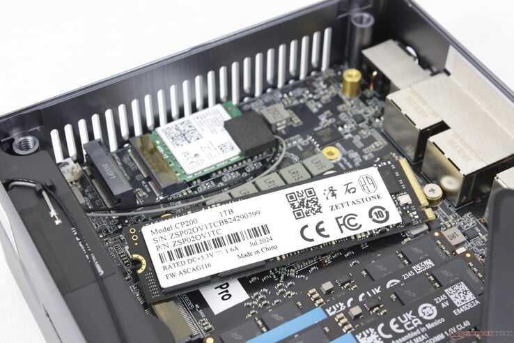 Suporta até dois SSDs M.2 2280