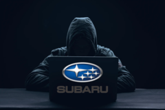 Um pesquisador de segurança descobriu uma vulnerabilidade que lhe permitiu rastrear e controlar carros da Subaru. (Fonte da imagem: logotipo da Subaru e Shutterstock, com edições)