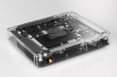 A Qualcomm também mostrou o Snapdragon Dev Kit em um acabamento transparente. (Fonte da imagem: Qualcomm)