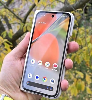 Google Pixel 9 Pro Fold smartphone Notebookcheck review (fonte da imagem: Marcus Herbrich)