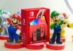 A Nintendo lançou o Switch OLED em outubro de 2021. (Fonte da imagem: Nintendo, Ryan Quintel no Unsplash, editado)