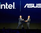 Os chefes da Intel e da Asus rindo na apresentação da Computex. (Foto: Andreas Sebayang/Notebookcheck.com)