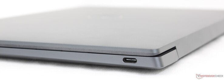 Direito: USB-C 4 (40 Gbps) com Power Delivery + DisplayPort