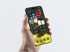 o iOS 18 finalmente permite que os usuários personalizem a Central de Controle. (Fonte da imagem: Apple)