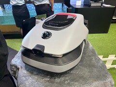 O Dreame Roboticmower A2 está em exibição na IFA 2024. (Fonte da imagem: NotebookCheck)