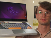 O senhor cria um laptop DIY com teclado mecânico porque o teclado original falhou duas vezes (Fonte da imagem: Marcin Plaza)