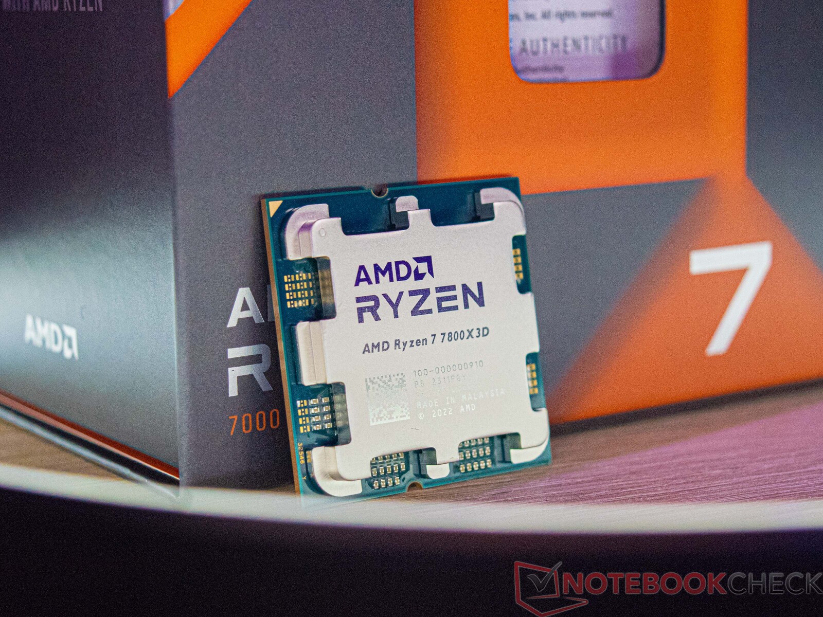 CPU AMD Ryzen 9 7950X3D é 5,6% mais rápido em jogos do que o Intel Core  i9-13900K