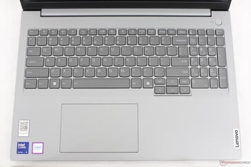 Uma maneira fácil de distinguir entre os modelos ThinkBook 16 G6 e G7 é procurar a tecla Co-Pilot no teclado