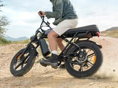 Diz-se que a e-bike Engwe M1 oferece uma autonomia de até 170 km (~106 milhas). (Fonte da imagem: Engwe)