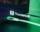 O executivo da Lenovo diz que "ainda é cedo" para que os sistemas adotem amplamente o Thunderbolt 5 (Fonte da imagem: Razer - editado)