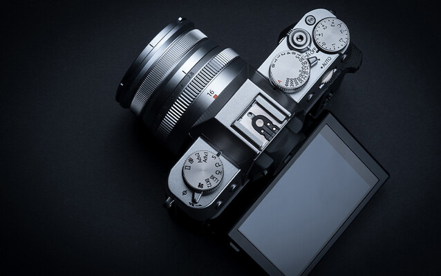 Os mostradores superiores da Fujifilm X-T50 serão, supostamente, muito diferentes da X-T30 II mostrada aqui. (Fonte da imagem: Fujifilm)
