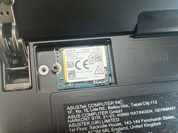 É muito fácil substituir o SSD M.2-2230.