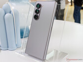 A cor Silver Shadow é supostamente a mais popular entre os compradores do Galaxy Z Fold 6. (Fonte da imagem: Notebookcheck)