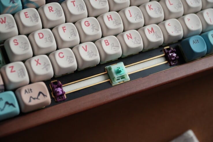 Akko oferece switches hot-swappable no MU01 (Fonte da imagem: Abhinav Fating / Notebookcheck)