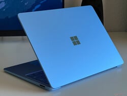 Surface Laptop em azul safira