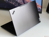 Análise do laptop Lenovo ThinkPad P14s G5 - A estação de trabalho móvel agora com uma RTX 500 Ada e um painel IPS 3K