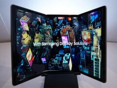 A Samsung pode lançar pelo menos mais uma geração de dobráveis antes de chegar à sua primeira tripla. (Fonte da imagem: Samsung Display)