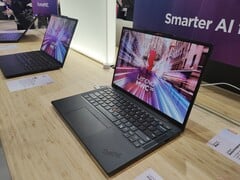 O senhor pode dar uma olhada no sucessor não oficial do ThinkPad X1 Nano: A Lenovo escolhe o único caminho possível para o futuro com o novo ThinkPad X13 Gen 6 (foto: Lenovo ThinkPad X13 Gen 6, fonte da imagem: Benjamin Herzig/Notebookcheck.com)