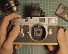 A Leica M2 pode ser transformada em uma câmera digital usando um Raspberry Pi. (Fonte da imagem: Michael Suguitan)