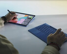 A Microsoft está oferecendo o novo Surface Pro em muito mais SKUs do que seus antecessores. (Fonte da imagem: Microsoft)
