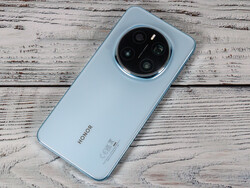 O Magic7 Pro é um dos melhores smartphones disponíveis atualmente (Fonte da imagem: Daniel Schmidt / Notebookcheck)