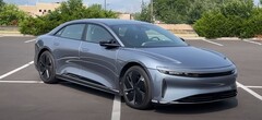 O Lucid Air Grand Touring tem uma impressionante autonomia de 480 milhas. (Fonte da imagem: TFLEV via YouTube)