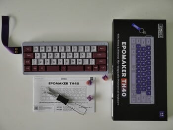 O Epomaker TH40 vem com tudo o que o senhor precisa para fazer o melhor uso do teclado. (Fonte da imagem: Julian van der Merwe / Notebookcheck)