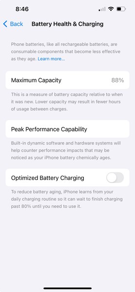 a página "Battery Health" do iPhone mostra a capacidade restante atual