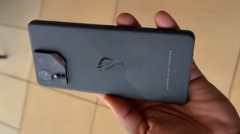 Um vazamento prático do &quot;ROG Phone 9&quot;. (Fonte da imagem: K-Tai Watch Impress Japan)