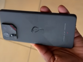 Um vazamento prático do "ROG Phone 9". (Fonte da imagem: K-Tai Watch Impress Japan)