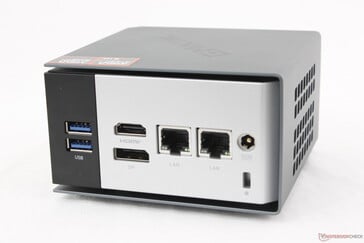 Traseira: USB-A 2.0, DisplayPort 2.1, HDMI 2.1, 2x RJ-45 (2,5 Gbps), trava Kensington, adaptador CA