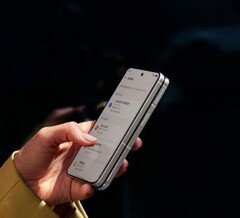 Appleo primeiro dobrável da OPPO parece ter um tamanho semelhante ao do OPPO Find N2. (Fonte da imagem: OPPO)