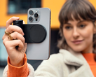 O Lux Grip adiciona uma sensação autêntica de câmera Leica e controles para iPhones. (Fonte da imagem: Leica)