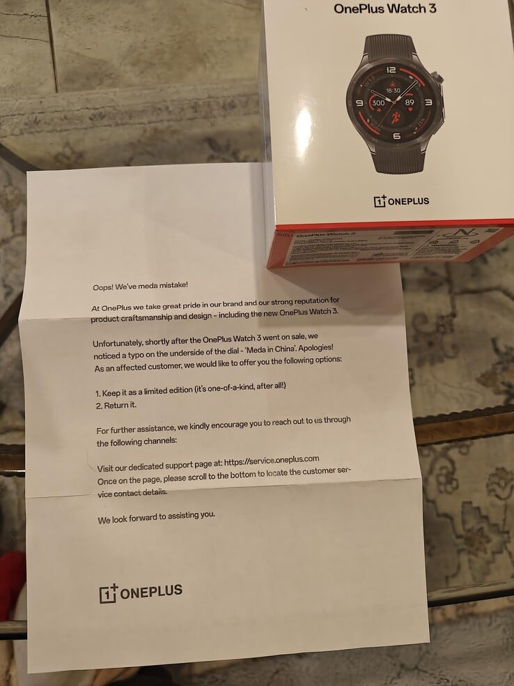 O OnePlus Watch 3 vem com uma carta de desculpas. (Fonte da imagem: Reddit)