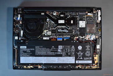 Parte interna: Lenovo ThinkPad T14s Gen 5