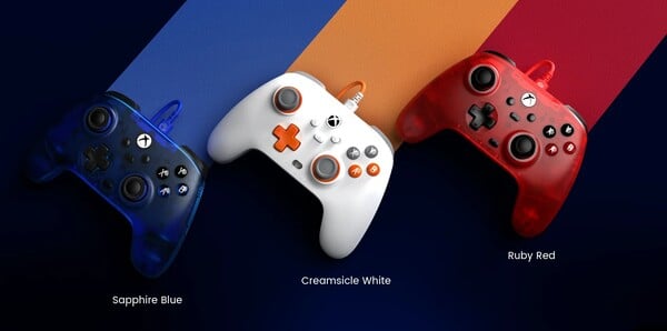 O controle com fio GameSir T7 está disponível em três cores. (Fonte da imagem: GameSir)