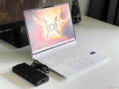 O MagicBook Pro 16 mostrado aqui deve ser acompanhado por um modelo menor de 14 polegadas. (Fonte da imagem: Notebookcheck)